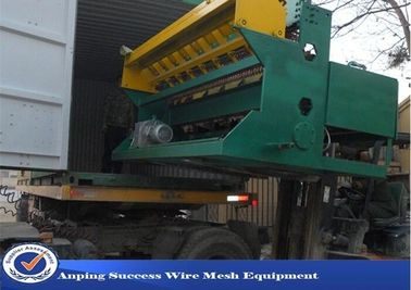 Memperkuat Bar Wire Fence Machine / Wire Mesh Welding Machine Customized Color